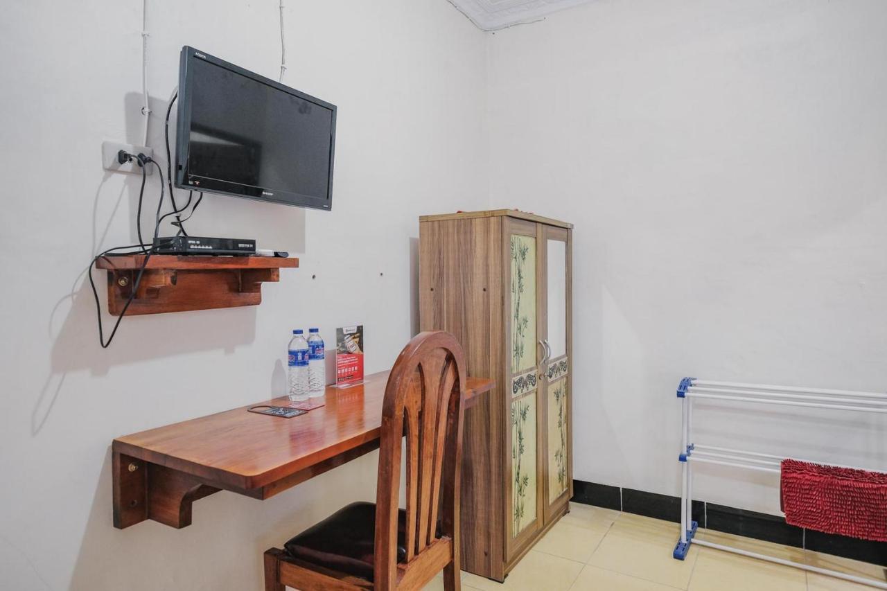 فندق Reddoorz Syariah Near Kebun Raya Liwa Negarabatin المظهر الخارجي الصورة